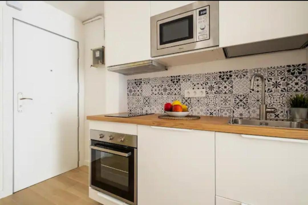 Apartment Close To The Beach Сан-Адріа-де-Бесос Екстер'єр фото